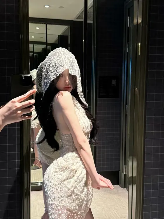 【禁忌女巫2.0】2025夏季新款法式设计感纯欲连帽露背连衣裙短裙女