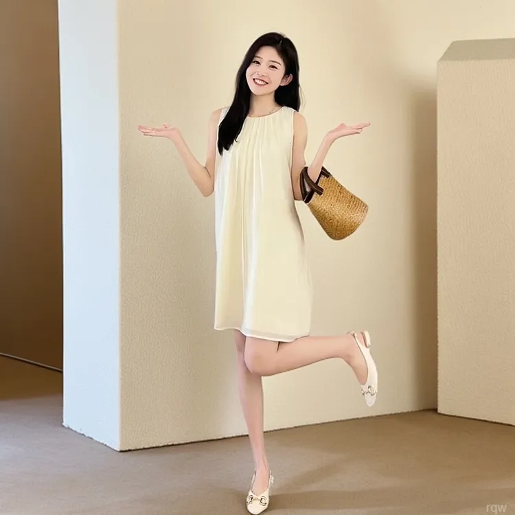 宽松夏季新款连衣裙女收腰显瘦背心无袖感法式中长小众设计炸街