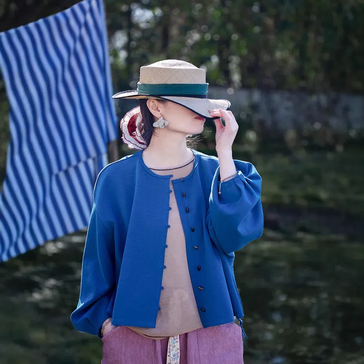 春季新款文艺复古原创女装孔雀蓝短款针织圆领短款可爱显白开衫