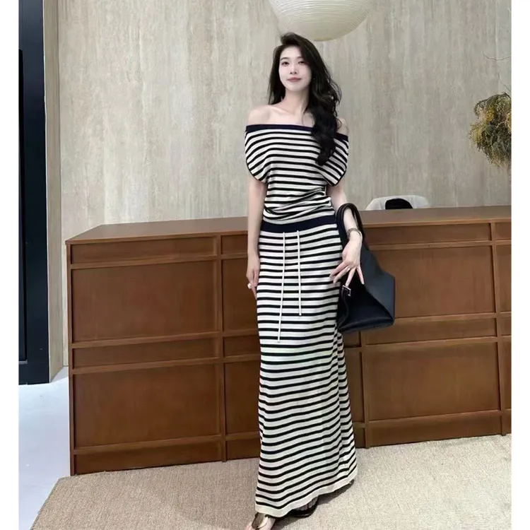 小众设计感2025秋新款女套装宽松条纹露肩T恤半身长裙时尚优雅潮