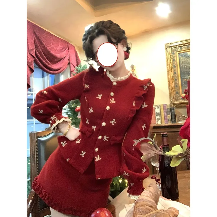 2025时尚【圣诞礼物】法式复古冬季新款时尚上衣温婉长裙短裙套装