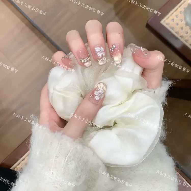 花瓣月影 手工穿戴甲秋冬新款立体水晶花腮红光疗美甲可拆穿戴甲