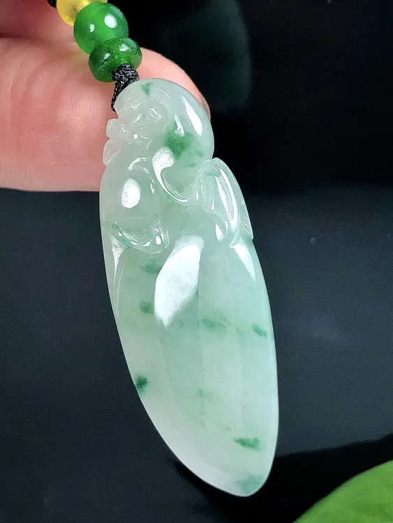 缅甸天然翡翠A货，冰润细腻飘花福瓜吊坠冰透精雕官方正品福瓜玉坠
