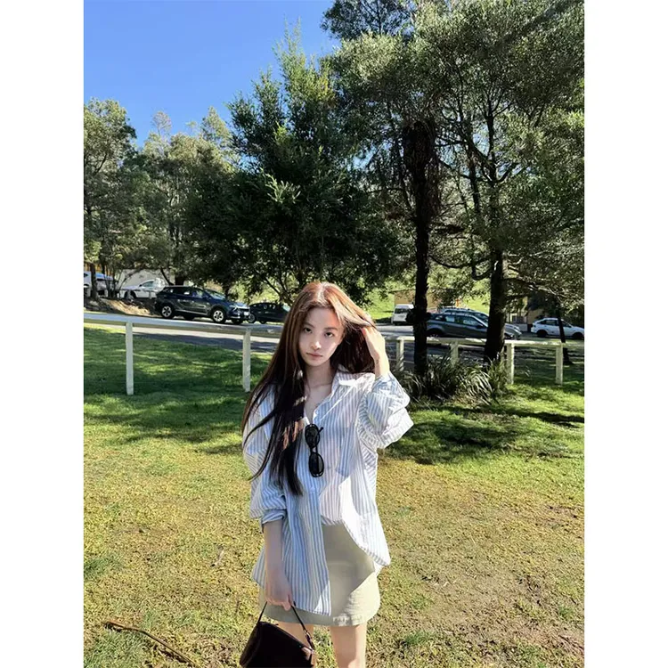 韩系早秋穿搭宽松条纹衬衫外套慵懒风上衣杏色百搭包臀短裙两件套