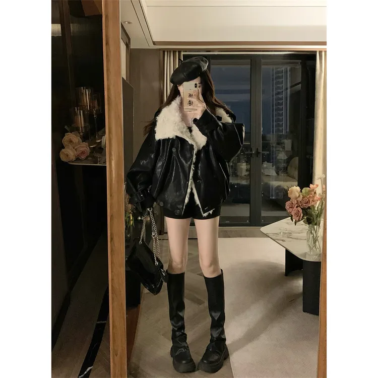 一夜的桂花树" 雾面柔光蓬松小羊羔毛毛短外套翻领派克服