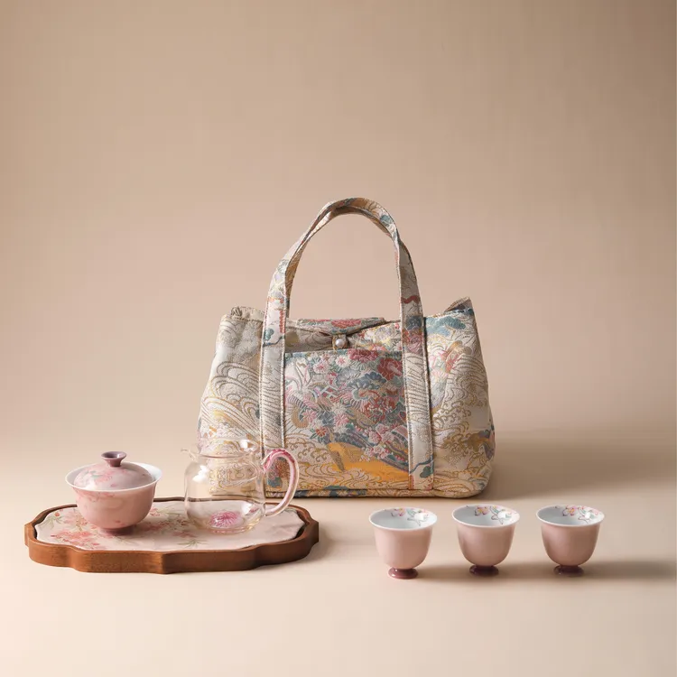 【新品】鎏金岁月 户外全家福大容量收纳包约28-17-18cm