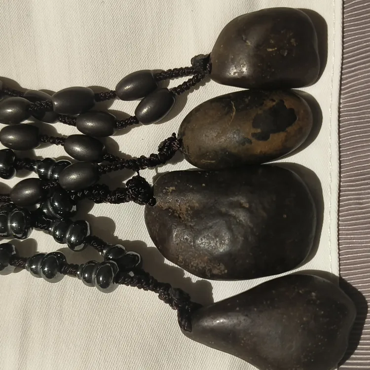 能量石手把件健康黑色工艺品