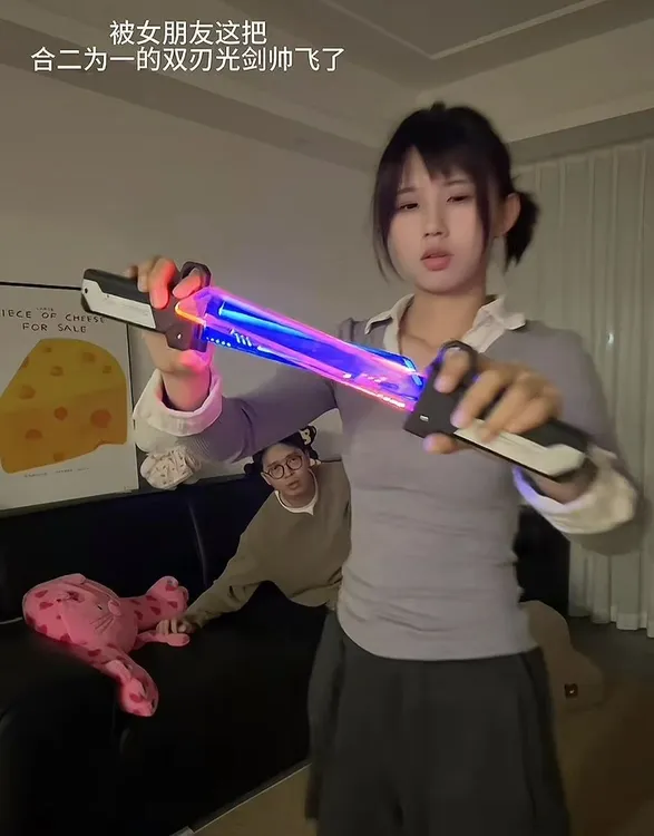 对插发光双刃光剑玩具发光对插刀新款男孩玩具伸缩刀剑死侍武士