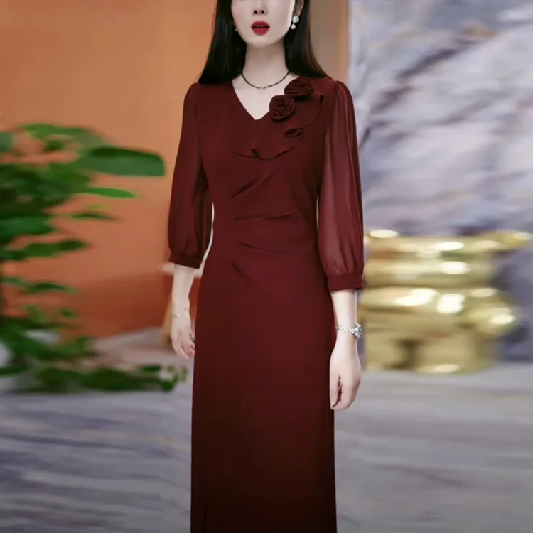 秋季轻奢洋气高贵法式裙子女装爆款2025新款高级感显瘦气质连衣裙