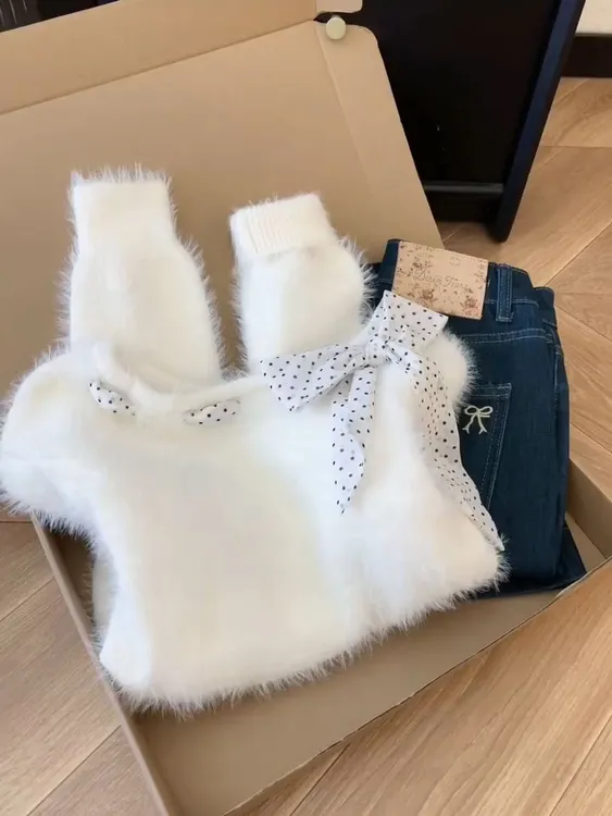 白色甜美风系带水貂毛套头毛衣女冬季新款保暖软糯慵懒针织衫上衣