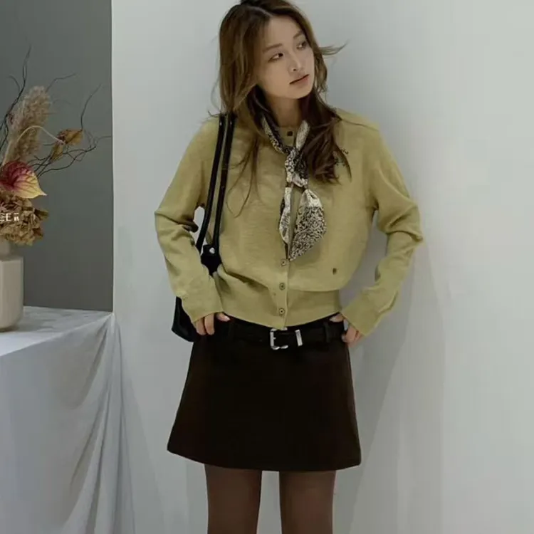 小个子带丝巾精致上衣韩系新款时尚设计感圆领卡通刺绣针织开衫女