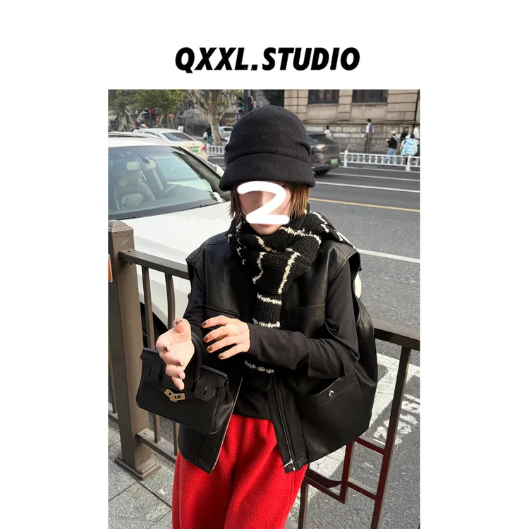 邱小小丽呀 冬季新款圆领90白鸭绒皮衣马甲女多口袋设计休闲上衣