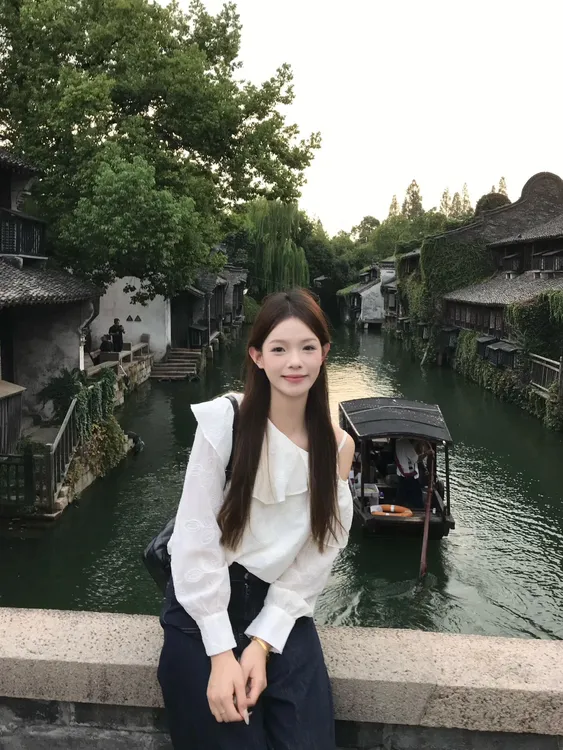 2025早秋新款时尚套装气质显瘦洋气休闲性感百搭辣妹外出上衣长裤