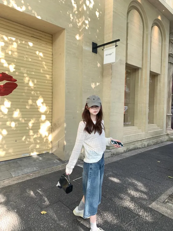 法式气质白色针织罩衫女夏季2025新款薄款镂空百搭上衣直筒牛仔裤