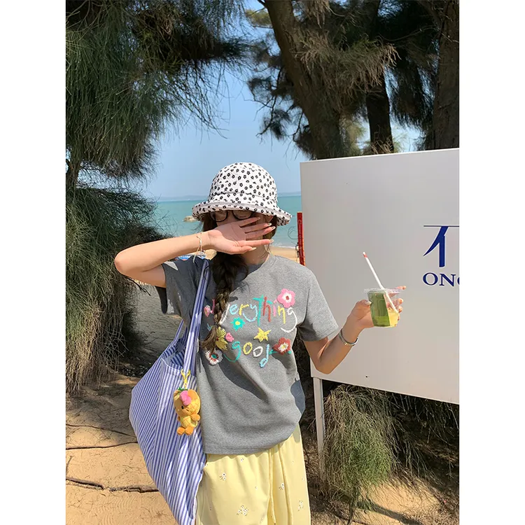正肩T恤女复古花朵印花设计感微宽松短款显瘦潮流短袖女
