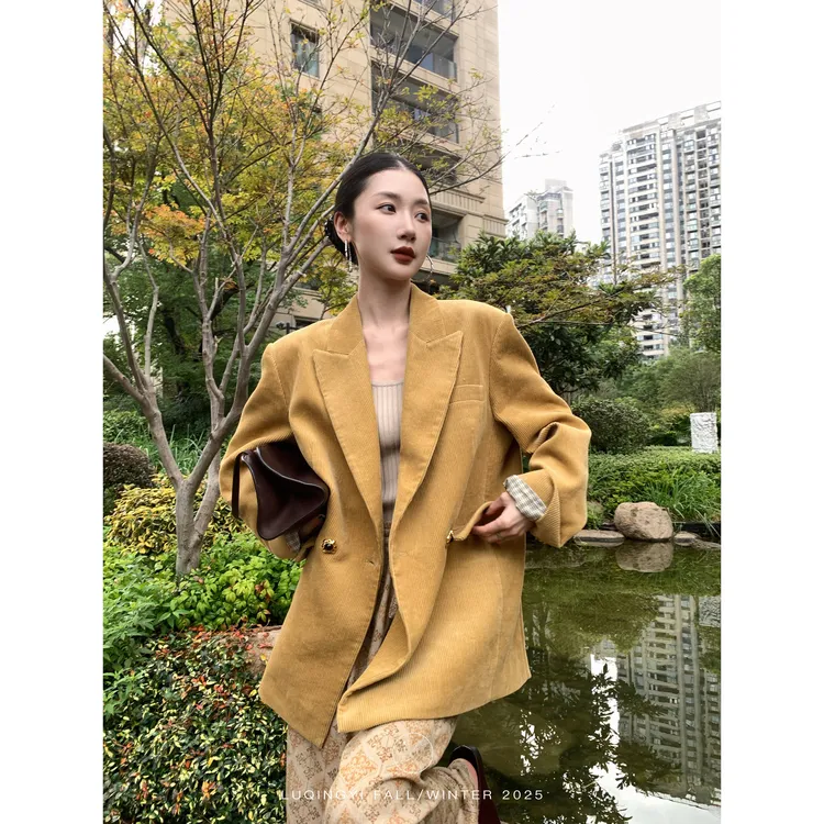 鹭青一原创桂风沁复古灯芯绒网红西装外套女秋荃棉西服休闲上衣