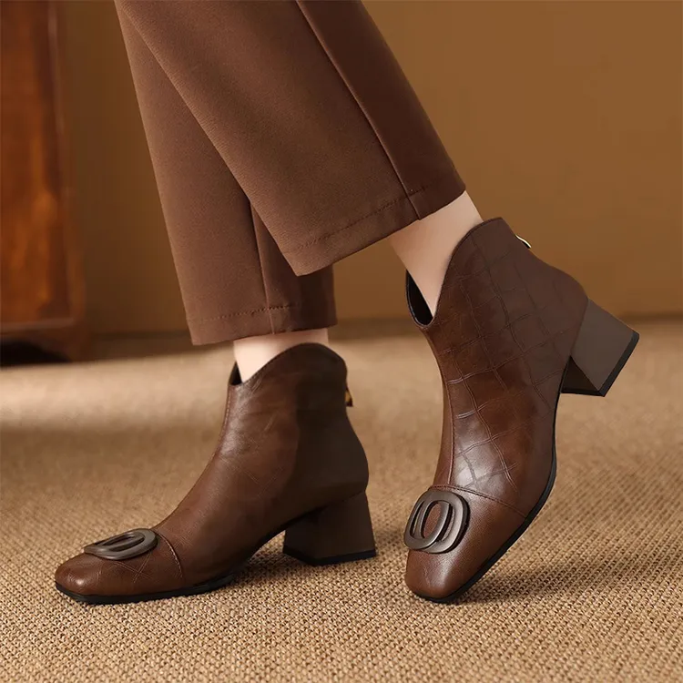 新款深口短靴粗跟方头短靴春秋气质百搭棕色英伦风皮靴女鞋子