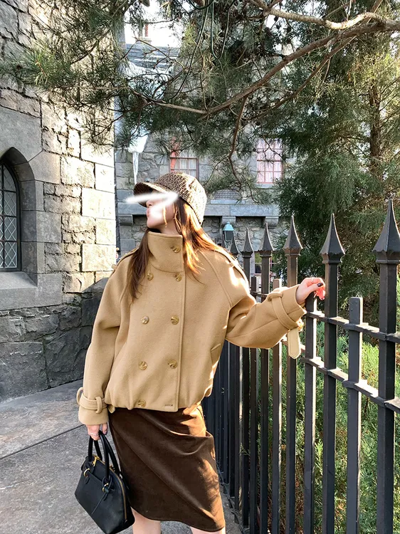 【懂懂专属】【午后苏黎世】宽松咩咩毛双排扣花苞下摆保暖短款秋冬单面呢外套女