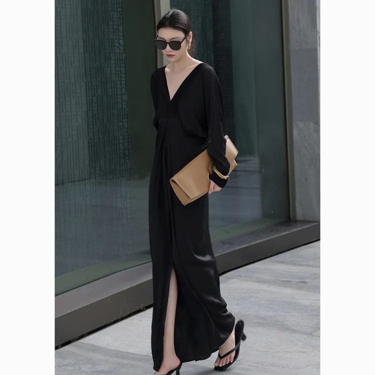 ZEROYK女人味连衣裙秋季新款设计感V领气质宽松慵懒风黑色中长裙