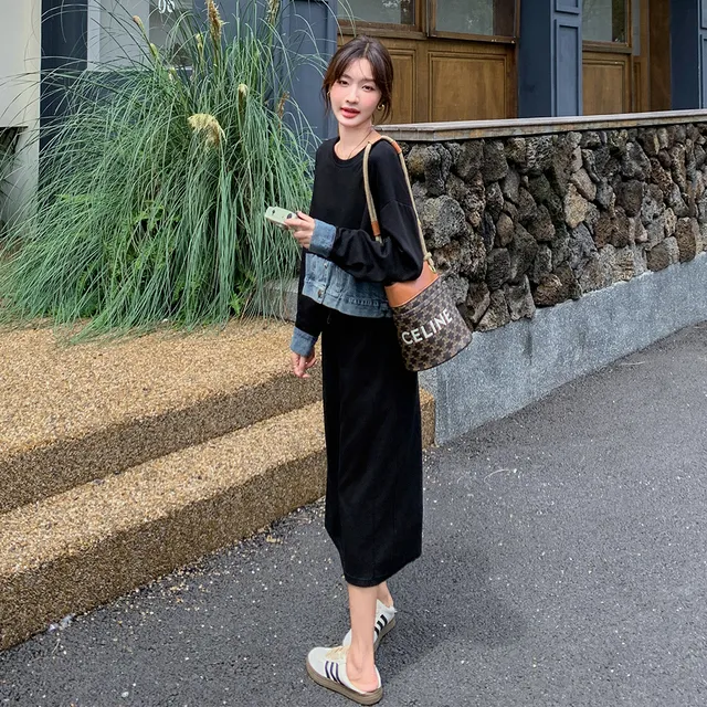设计感牛仔拼接假两件连衣裙女春秋新款韩系时尚小众黑色卫衣长裙