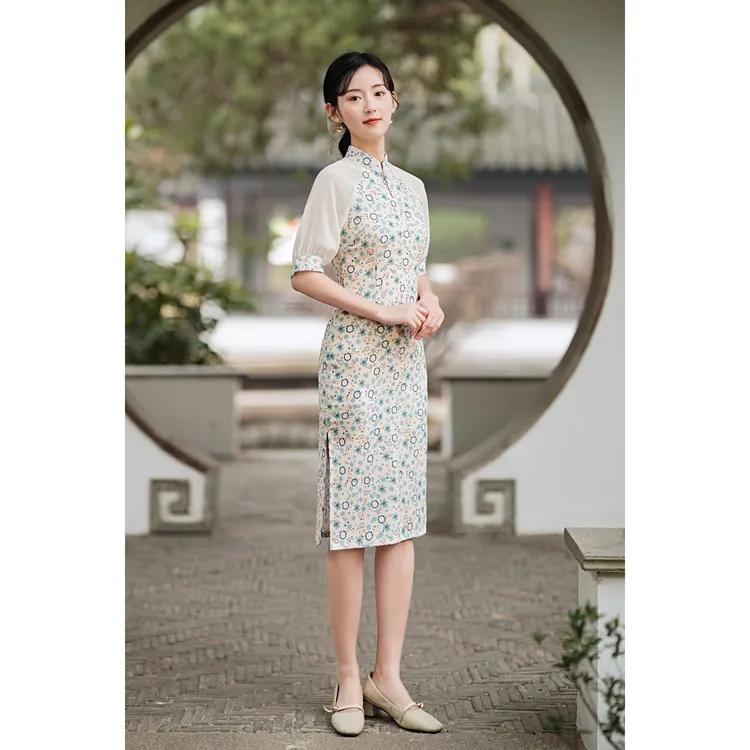 2022春夏新蚀骨优雅年轻少女复古网红拼接法式短袖中长旗袍蕾丝