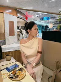 OOPPSI服饰 法式斜领露肩无袖连衣裙女夏季新款修身显瘦包臀裙子