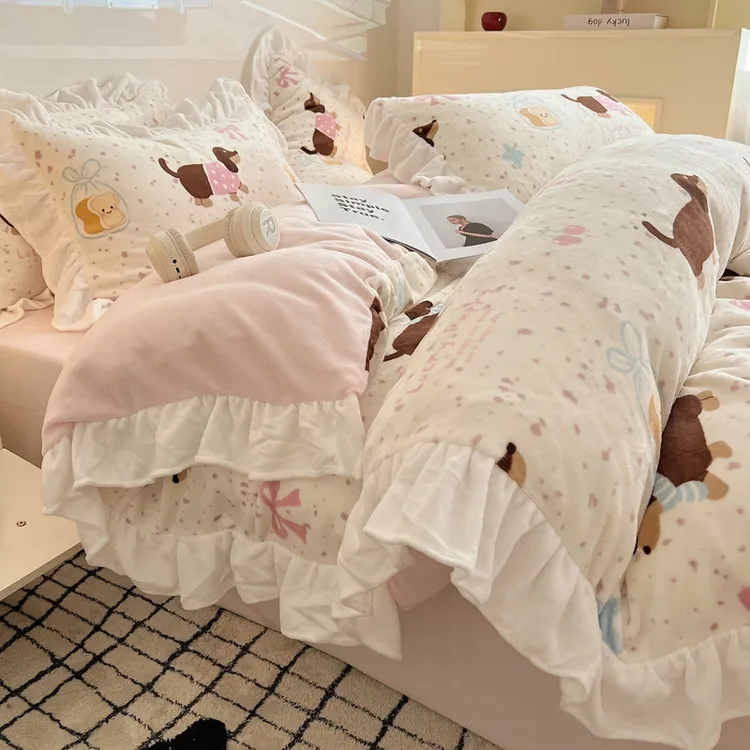 秋冬季INS卡通风面包腊肠狗牛奶绒花边款床上四件套被套床单床笠
