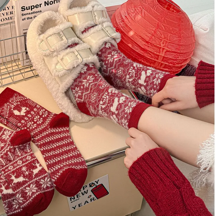 复古费尔岛新年红袜子女中筒袜秋冬季加绒加厚保暖蛇年本命年长袜