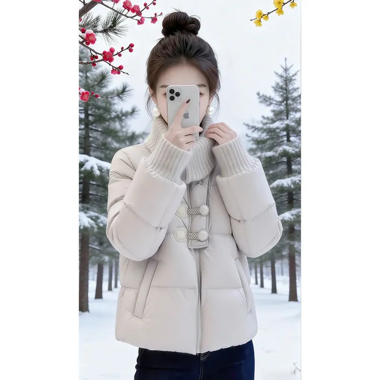 甜系优雅针织高领拼接牛角扣棉服2026冬季新款短款蓬松通勤温柔款