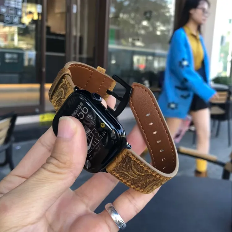 卡客风暴 复古浮雕纹适用苹果iwatch手表表带s11真皮s10针扣ultra