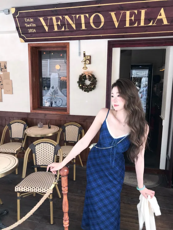 EIA一尧【绯闻oni】法式复古气质吊带连衣裙显白修身克莱因蓝格纹裙