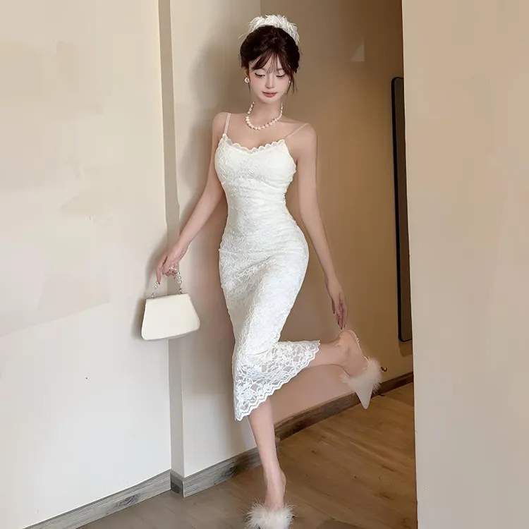 法式设计感一字肩蕾丝吊带连衣裙纯欲性感秋季气质显瘦打底包臀裙