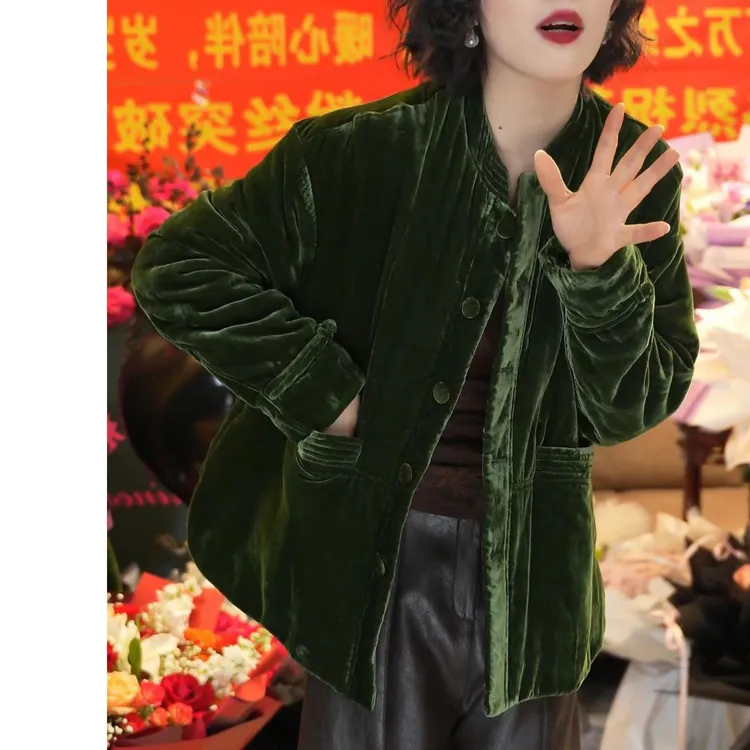 2025冬季新款时尚洋气新中式设计感单排扣圆领显瘦改良版短外套潮