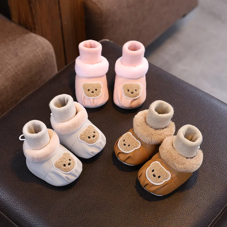 2025新款秋冬新生婴儿鞋袜加绒不掉跟0到1岁男女宝宝保暖袜步前鞋