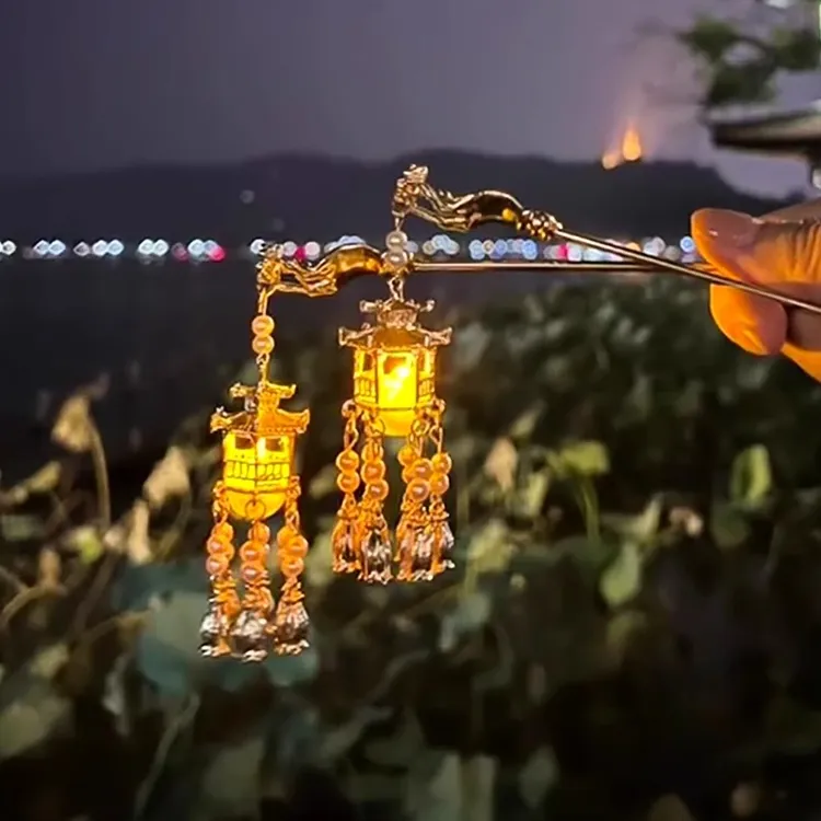 会发光的宫灯发簪金属灯笼凉亭盘发簪子中秋节头饰新中式流苏古风