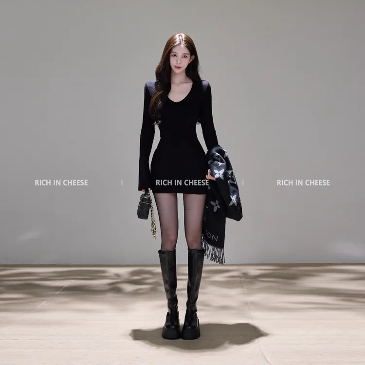 舒胡蕾 茶香可颂【定制细闪包臀裙版】 秋冬长袖高弹针织收腰连衣裙