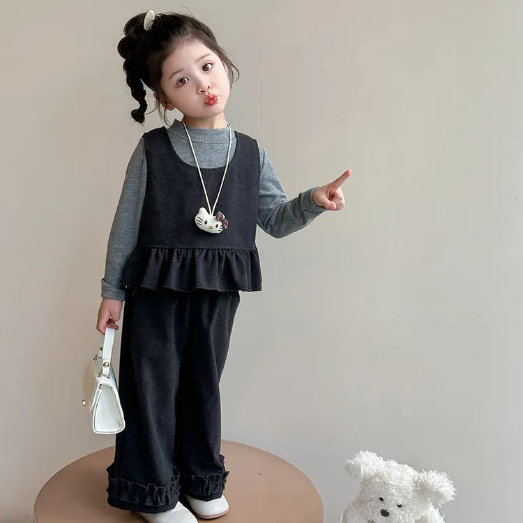 超好看小女孩秋装三件套2025新款洋气送挂件春秋季炸街女宝宝衣服