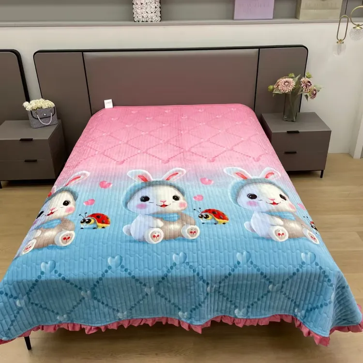 花边款牛奶绒床盖秋冬保暖2025款三层夹棉加厚床盖直播防滑可机洗
