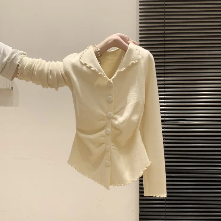 夏珍 杏色翻领木耳边针织开衫女2025秋新款褶皱修身显瘦外套上衣