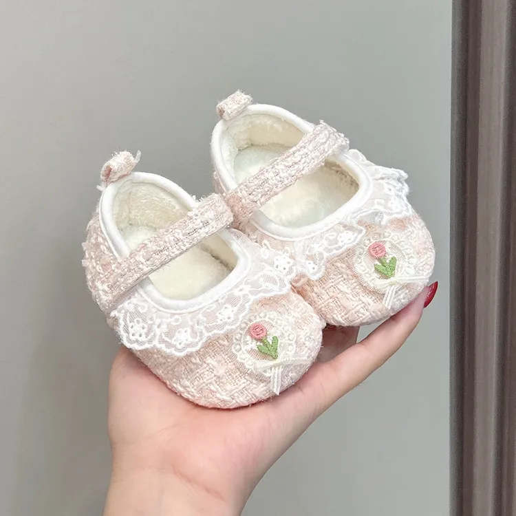 春秋婴儿宝宝蕾丝公主鞋0-1岁步前彩棉新生儿百天周岁布鞋不掉鞋