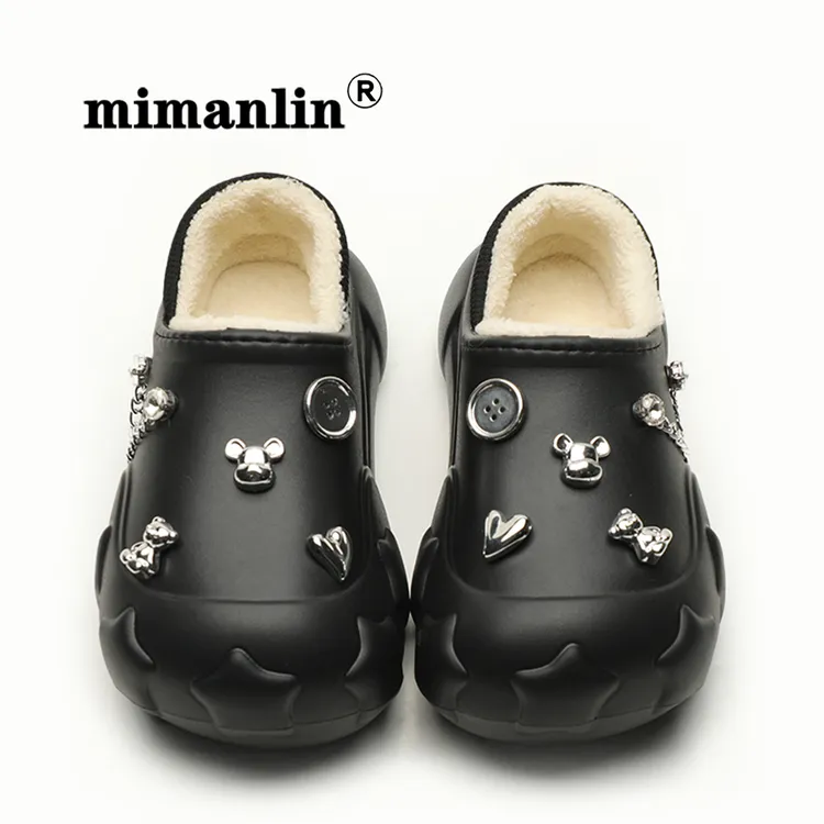 甜酷风链条小熊装饰加绒洞洞鞋秋冬保暖防滑冬季居家洞洞鞋加绒