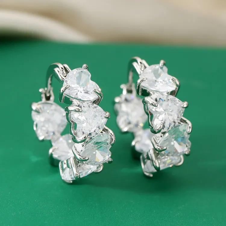 黄铜锆石耳饰 轻奢高品爱心锆石耳环职场简约百搭气质耳饰