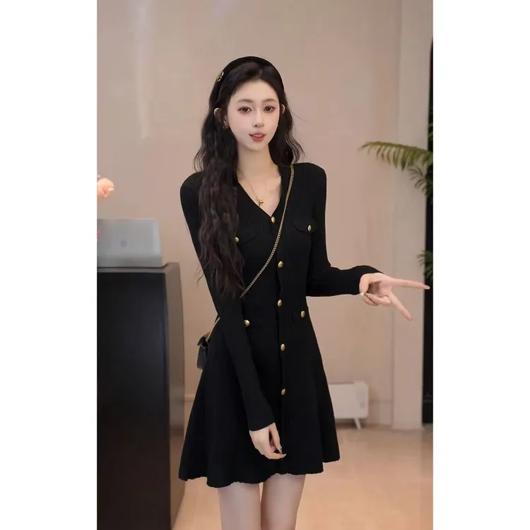 YUANLIANSU/圆脸酥【翠梧轻吟】小香风高腰纽扣装饰针织连衣裙秋冬