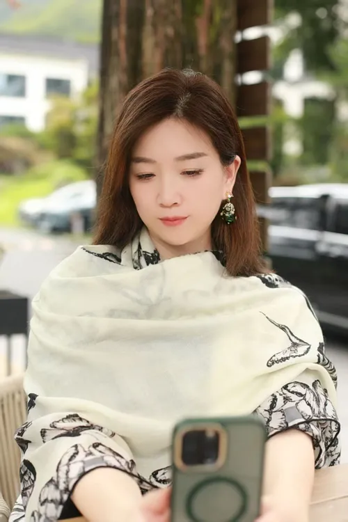 蝶恋花~意大利纯奢100%山羊绒克什米尔围巾披肩四季可用防晒保暖