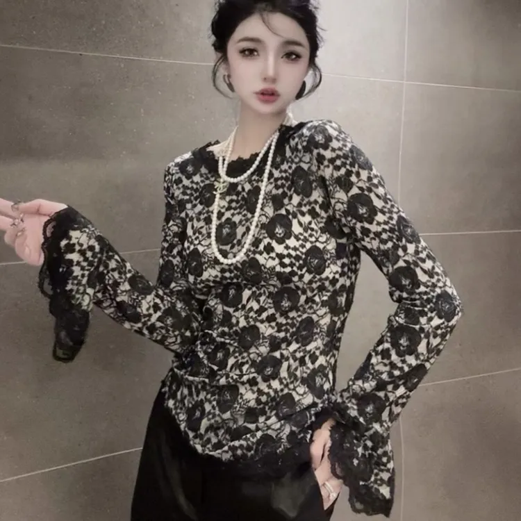 秋季法式设计感蕾丝钩花喇叭袖百搭显瘦长袖上衣