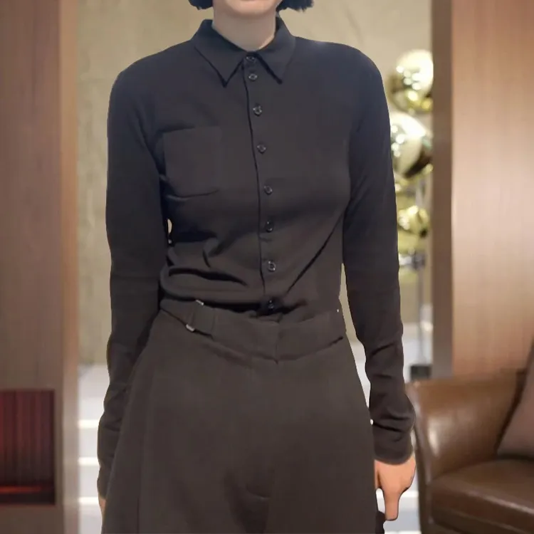 韩版简约风纯色polo领T恤女早秋新款轻薄舒适修身显瘦单排扣上衣