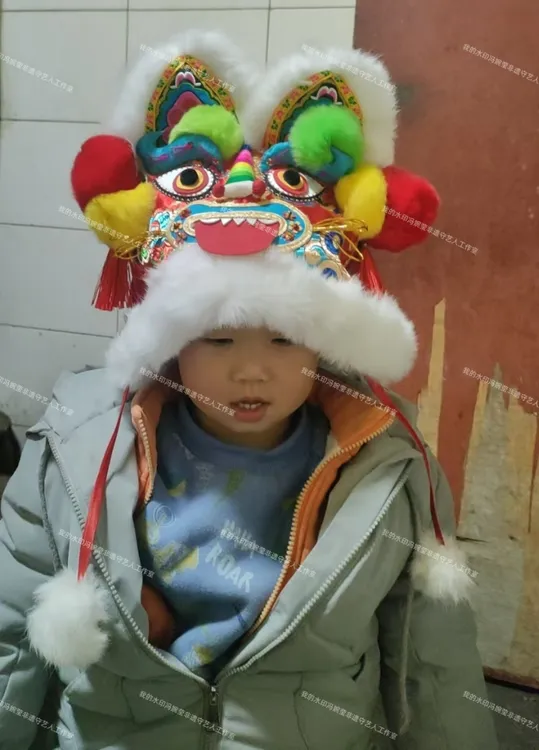 无檐出游钟形无顶帽子国潮虎年连体服装连帽滑雪亲子戏剧动漫