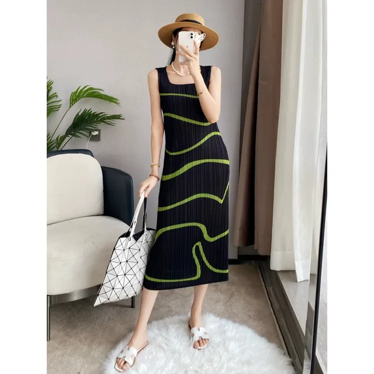 三宅风无袖背心连衣裙女夏季薄款条纹印花弹力褶皱打底长裙高级感