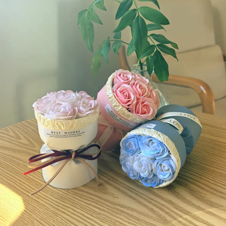 情人节520礼物送女友闺蜜生日礼玫瑰满天星永生花口袋迷你小花束