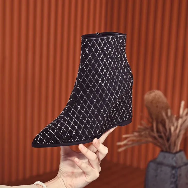 【DUOSI】7cm秋冬尖头坡跟时尚瘦瘦靴新款烫钻时装靴高跟短靴D6115M